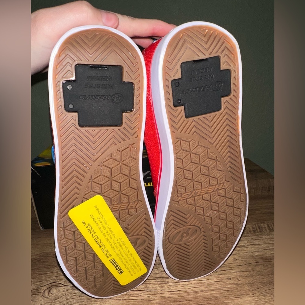 Heelys size 7Y brand new - Picture 5 of 7